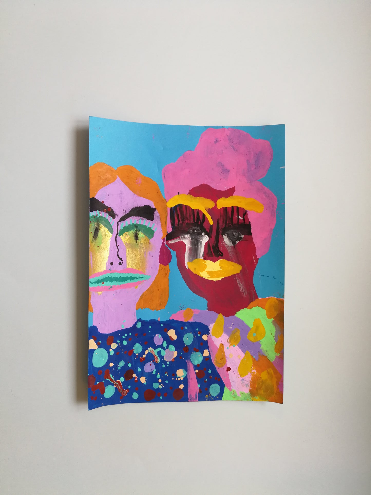 pov personer som tittar på allt som händer i världen atm