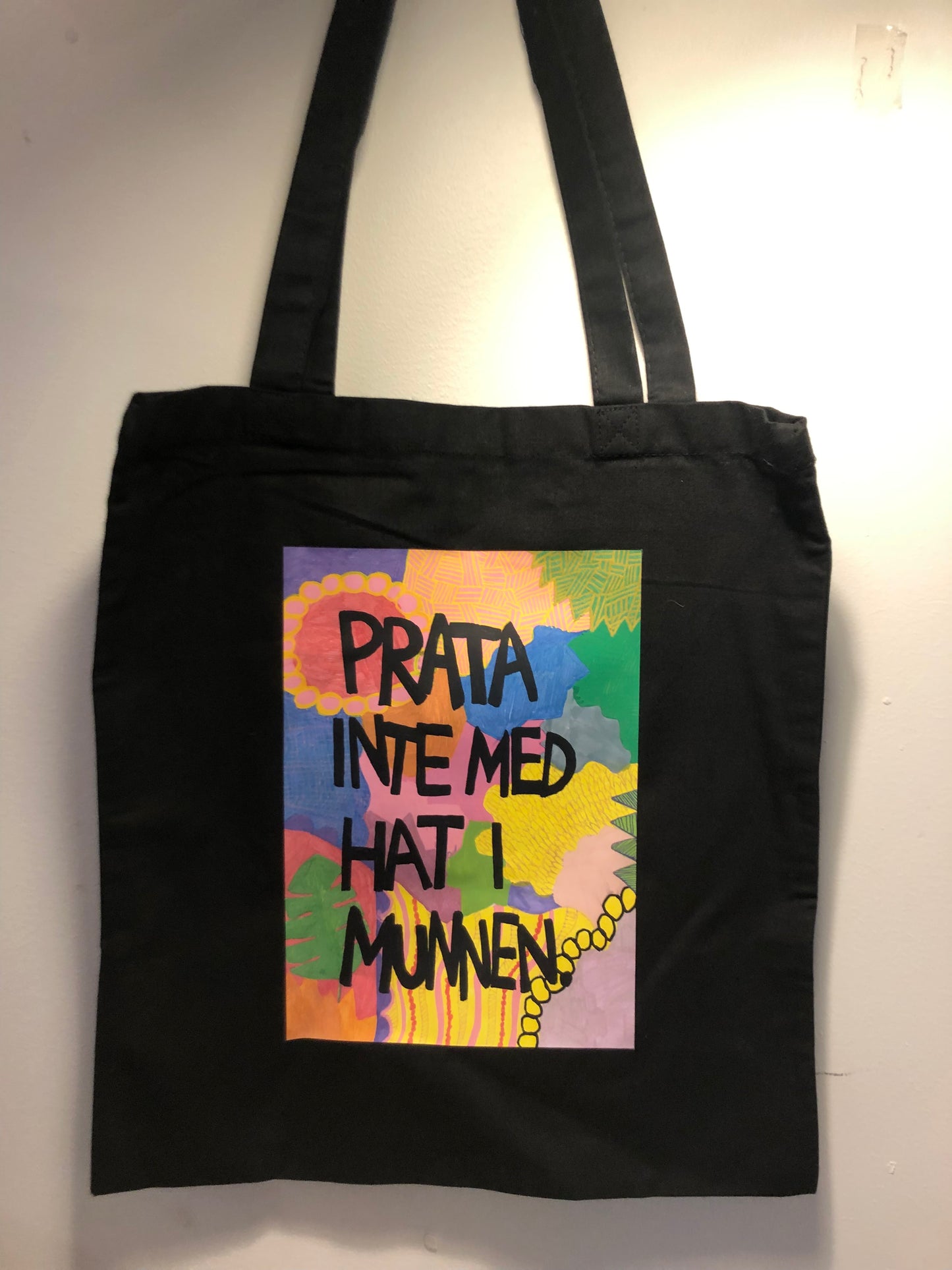 PRATA INTE MED HAT